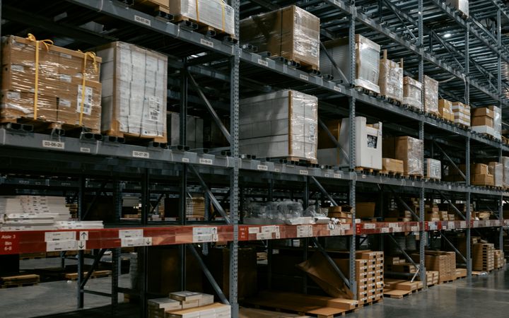 Ombor KPI: yig'ish tezligi va xato foizi